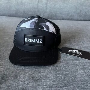 Brimmz Black and Gray Camo Hat size XS Infant